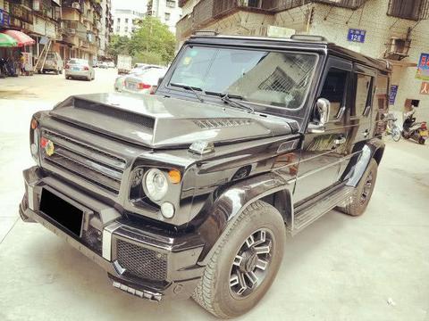 男子提BJ80直奔改装店，却遭朋友排队借车！