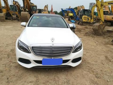 老板花36万元买辆奔驰C200L，开到工地员工们都说他很低调