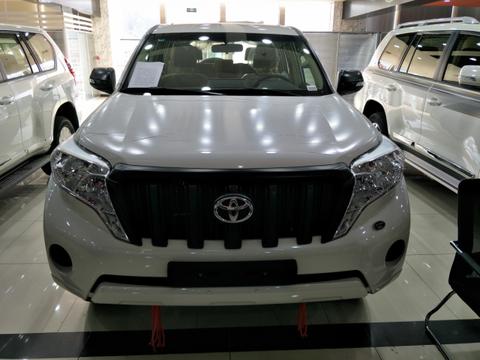 丰田中东版霸道2700在外观上拥有绝对霸气的格调气质