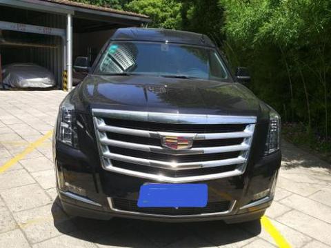 老板花175万买辆凯雷德加长版，看到司机开出的油耗后满意的笑了