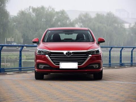 7万不要买帝豪了，这车外观比轩逸还好看，买桑塔纳的要后悔