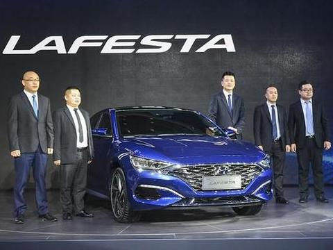 该车被称为“中国特供轿跑”！溜背车身比大众cc漂亮，还要啥名图