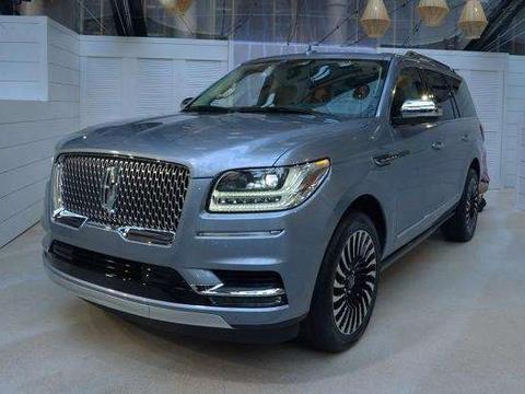 这车超5米2, 上车自动弹出楼梯, 轮圈堪比飞机的涡轮机