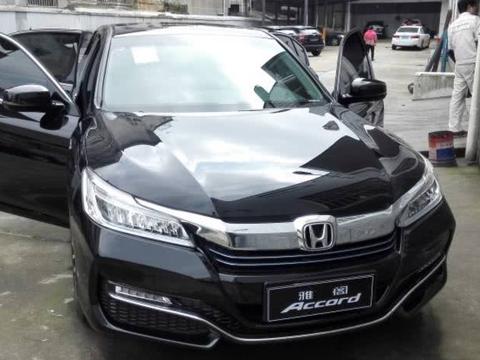 只看一眼，放弃了卡罗拉果断入手这车，性价比太高了