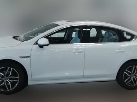 员工车间实拍比亚迪秦Pro量产车型，颜值大大提升