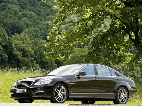 宝马最看重的车型直降60万，坐起来像老板，开起来不像司机