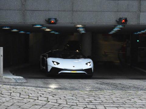 兰博基尼Aventador，有生之年一定要坐的超跑