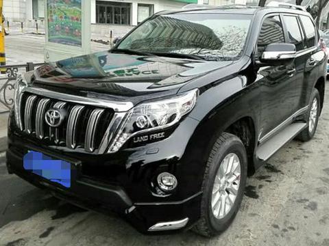 南京小伙花48万买辆2.7L丰田普拉多，看到排气管后朋友笑了