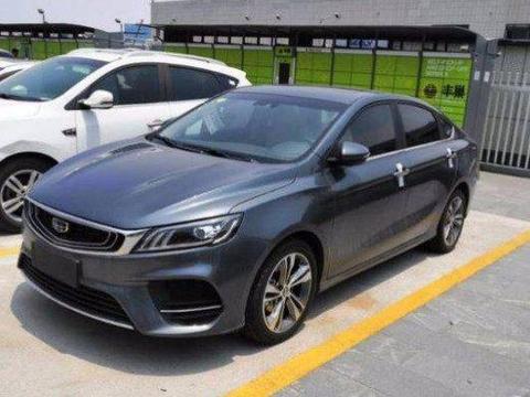 停车场偶遇吉利新车缤瑞，颜值刷新国产车记录，卖13万真不贵！