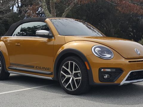 女司机的最爱2018大众甲壳虫，全新的2.0发动机