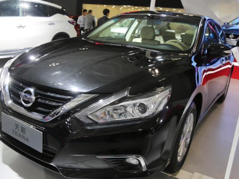 被迈腾逼急了! 这车上市就降3万, 仅15万配2.0L, 舒适度秒雅阁