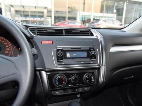 本田竞瑞外观设计时尚、漂亮，有点思域的样子