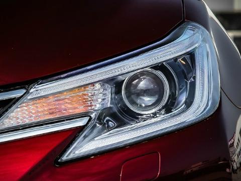 最可惜的一款车，外观像凯美瑞，标配V6，12气囊