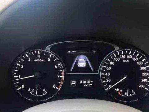 新车19万,现在只需14万,无钥匙启动系统,后排能“泡茶”喝