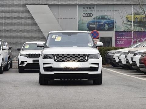 2018款路虎揽胜行政一向追求豪华，奢华程度比肩奔驰G系列！