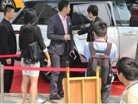 京东CEO刘强东为什么偏偏对路虎情有独钟，让我来告诉你！