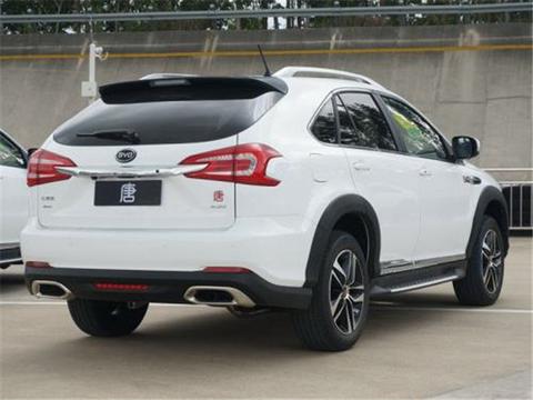 浙江一男子26万买比亚迪，只因车内配大屏幕，可以看抖音主播！