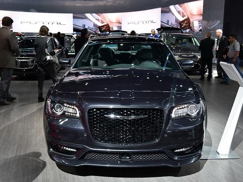 最悲剧豪华轿车！配V6碾压宝马5系，降至30万却依然卖不动！