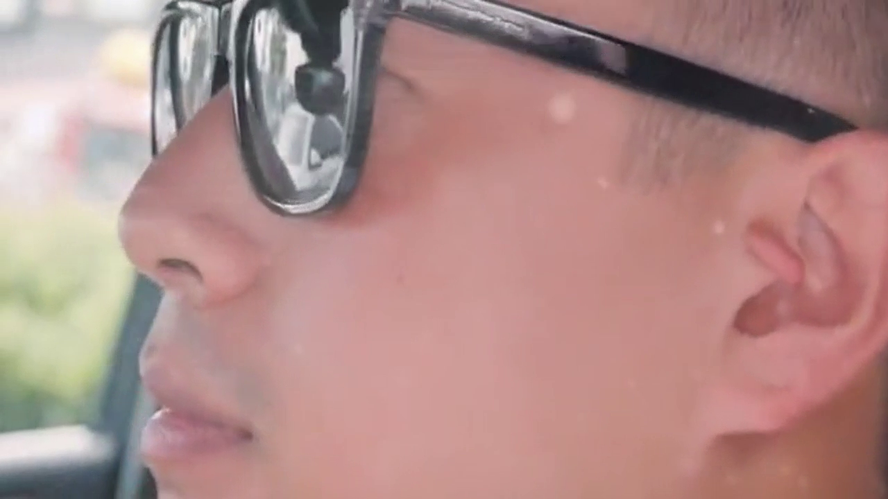 真厉害，究竟是一款怎样的SUV竟然比跑车还能吸引女生？