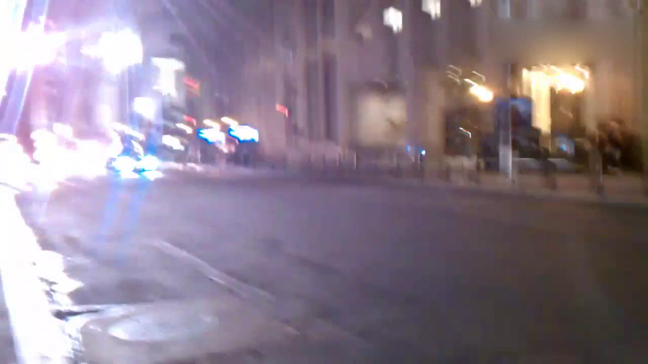 大街上看到这样一辆飞龙跑车 我二话不说掉头就跑