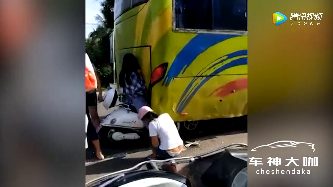 妹子这电动车骑的也没谁了，硬塞么？