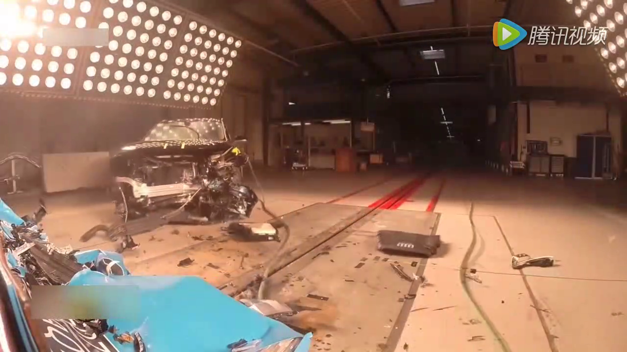 奥迪Q7碰撞大测试，最新Q7登录广州车展