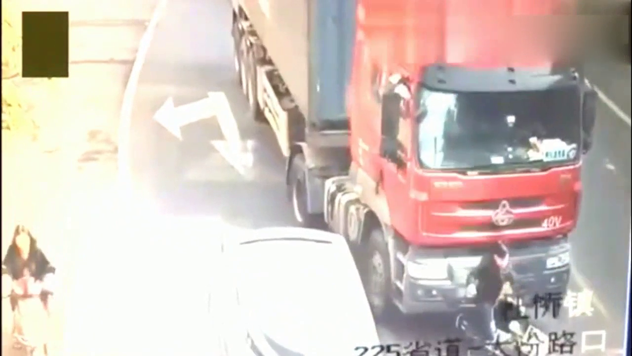 电动车的肆无忌惮，真是害人害己，大货车要负责吗