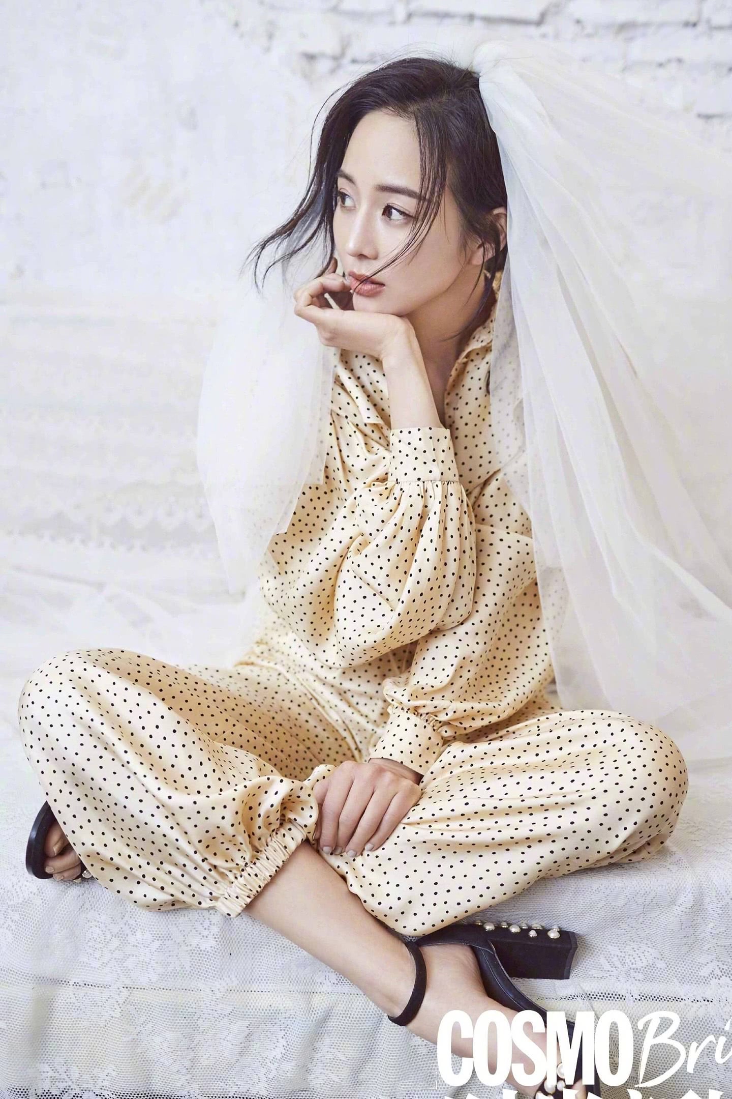 张翰张钧宁携手拍摄婚纱杂志,网友:甜蜜爆棚配