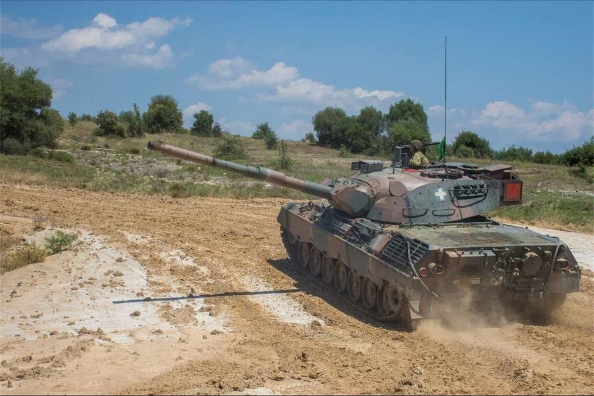 希腊陆军第二机械化步兵师第34旅第34坦克营的豹1坦克战术演习图集
