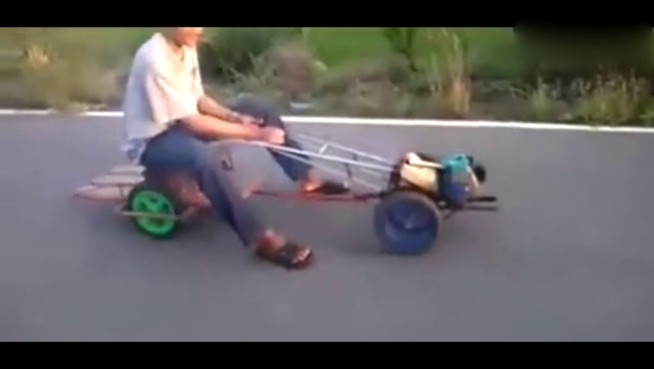 老农自制跑车，弹射起步，时速可达90迈！