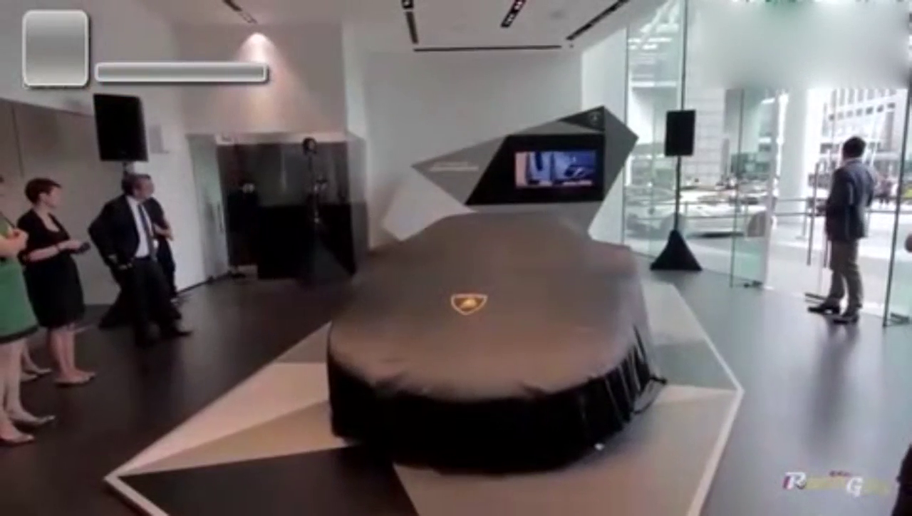 价值900万的超级跑车究竟有多霸气，拉开遮车布后惊艳众人