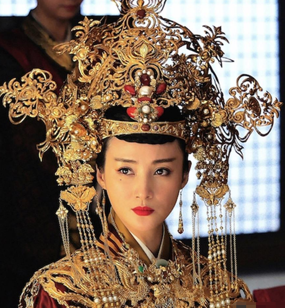 第一美人蒋勤勤不同年龄对比照,连林青霞都自