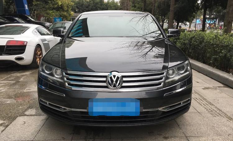 开83万元大众辉腾去洗车, 新来的洗车小哥随口一句让车主很尴尬