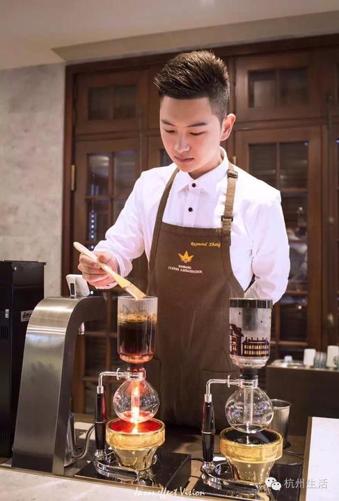 带你5分钟了解星巴克的咖啡种类，杯子含义，员工围裙颜色等级
