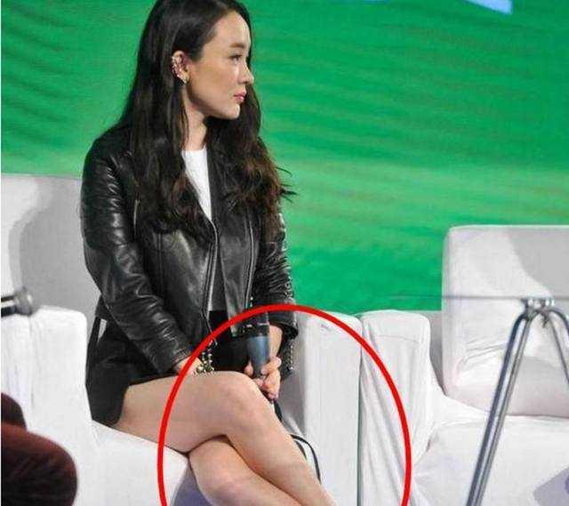 女神保护自己爱拧麻花腿,赵丽颖当属一股清流
