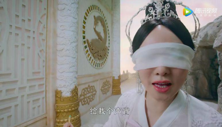 香蜜沉沉烬如霜: 月下仙人和缘机仙子玩飞镖射红线团, 满满的cp感