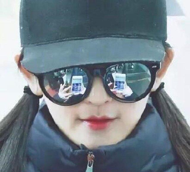 她离过一次婚, 如今选对了人, 300万的豪车一买就是2辆!