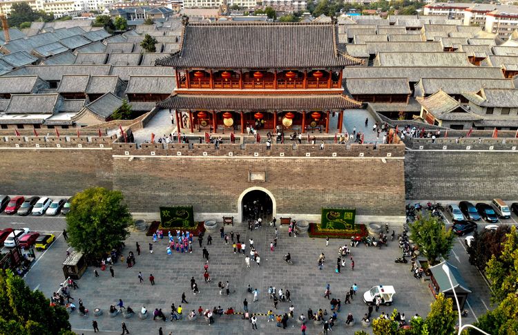 正文   青州古城虽然是我国一个知名5a景点,但是这个古城景点和其他的