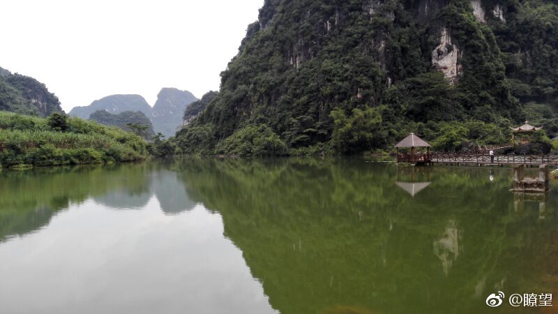 广西崇左市龙州县逐卜乡逐卜村板弄屯,三面环山,空气清新,景色宜人.