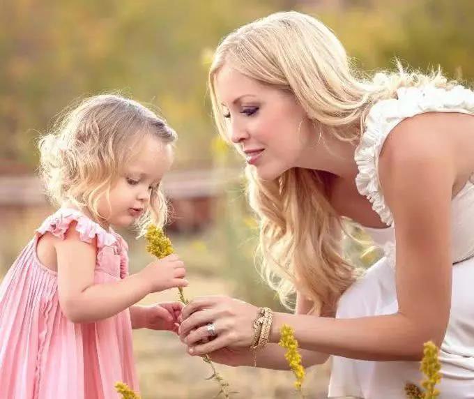 性格内向的孩子有什么特征?哪些是父母该做的