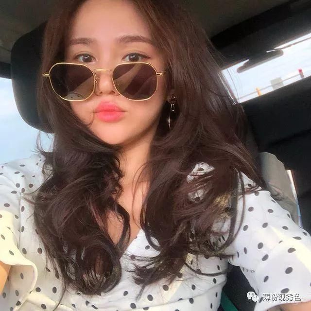 韩国美人店主kimpro的妖娆身段最新ins社交媒体个人照