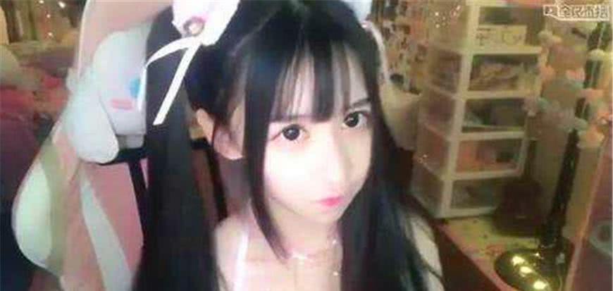 蔡萝莉黑历史爆出,萝莉形象崩塌衣服都是山寨