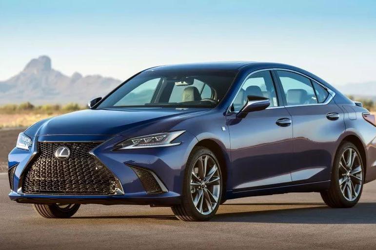 豪华不减，性能升级！外媒抢先试驾新一代雷克萨斯ES