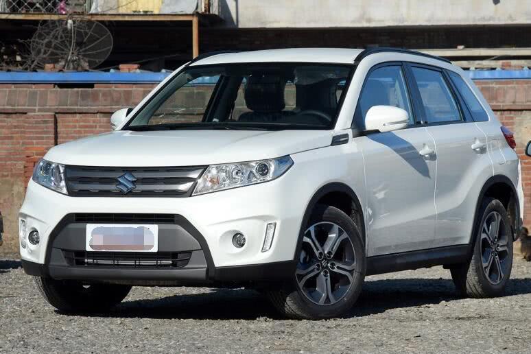 铃木最亲民SUV，15万就能买四驱仅7个油，网友：调价换代我就买