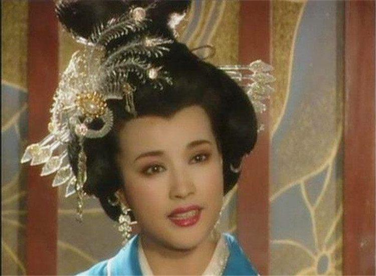 95版《武则天》刘晓庆的美照, 一颦一笑尽显妩媚风情