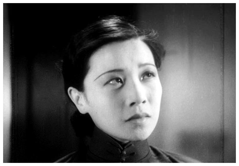 民国第一美女，自杀而死，被两个渣男毁了的人生