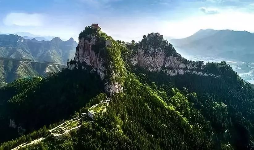 风景秀美,马鞍山的饮马泉等终年喷涌,圣水观的圣水泉,西股村的神赐