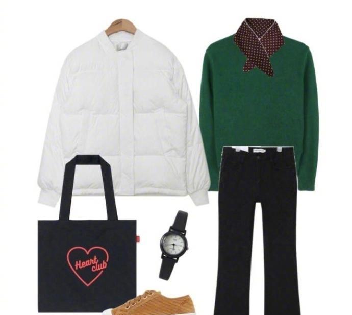 白色短款棉服搭配