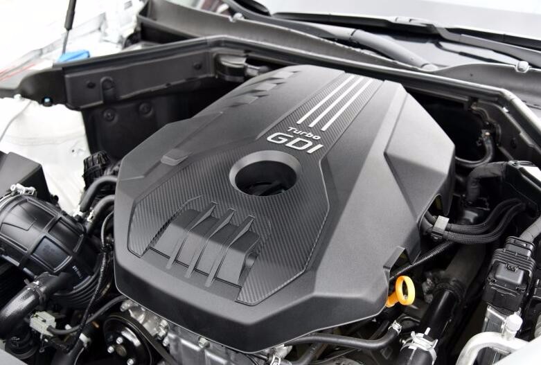 外观可与奥迪A5相媲美,265匹的马力诠释它的