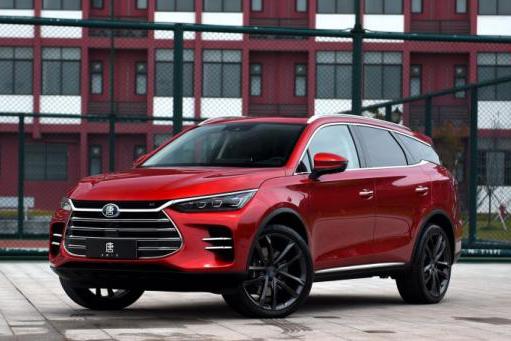 简直机智！比亚迪唐搭载巨屏，关键它还“可横可竖”？